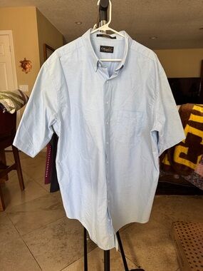 CM Gold Series Light Blue Short-Sleeve Button-Down Shirt